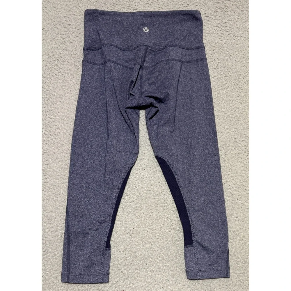 Lululemon Athletica Size 2 cropped Leggings Purple 22 inch waist